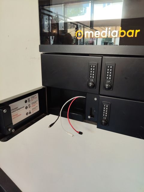 Casiers à code de la borne Mediabar installée au restaurant-bar Chez les Amis à Montpellier