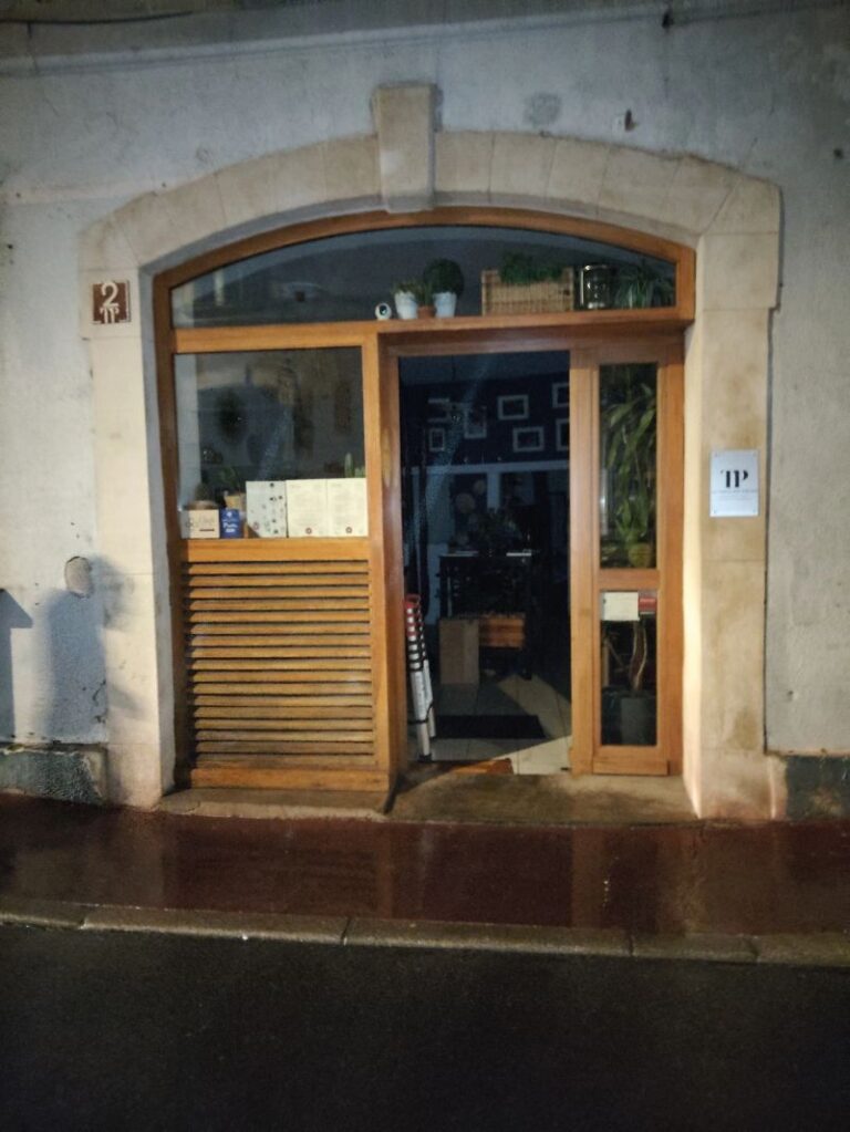Devanture du restaurant La Table des Poètes à Montpellier
